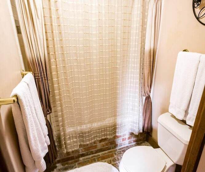 Студия Стандарт Двуспальная Кровать, Equinox Inn At Canyon Lake