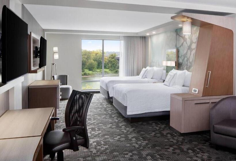 Люкс Кровать Квин, Courtyard By Marriott Albany Troy/waterfront