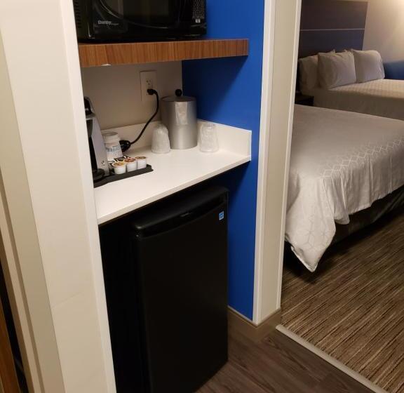 Номер Стандарт Кровать Кинг Адаптированный для Инвалидов, Holiday Inn Express & Suites   Savannah N   Port Wentworth, An Ihg