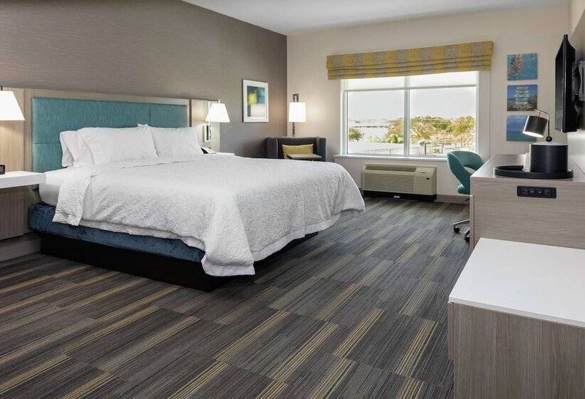 스탠다드 룸 더블 침대, Hampton Inn Dunedin