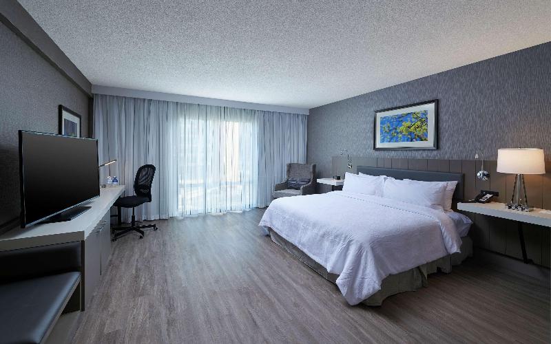 キングサイズベッドのスタンダードルーム, Hilton Garden Inn St. John S Newfoundland, Canada