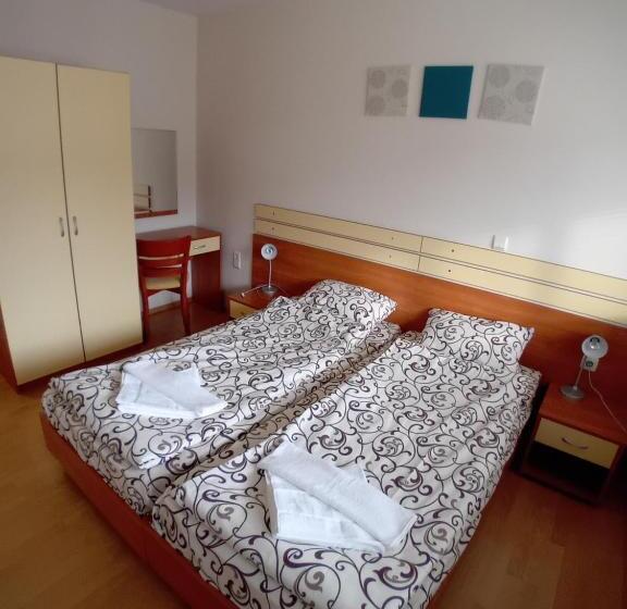 Апартаменты 1 Спальня с Террасой, Eagle Rock Holiday Apartments