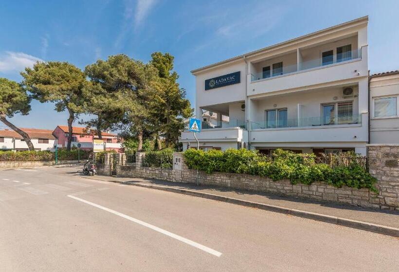 غرفة كمفورت مع بلكونة, Villa Ladavac B&b