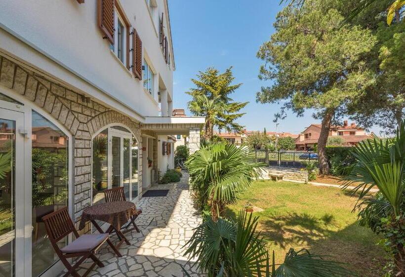 غرفة كمفورت مع بلكونة, Villa Ladavac B&b