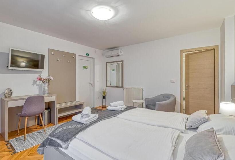 غرفة سوبيريور مزودة بشرفة, Villa Ladavac B&b