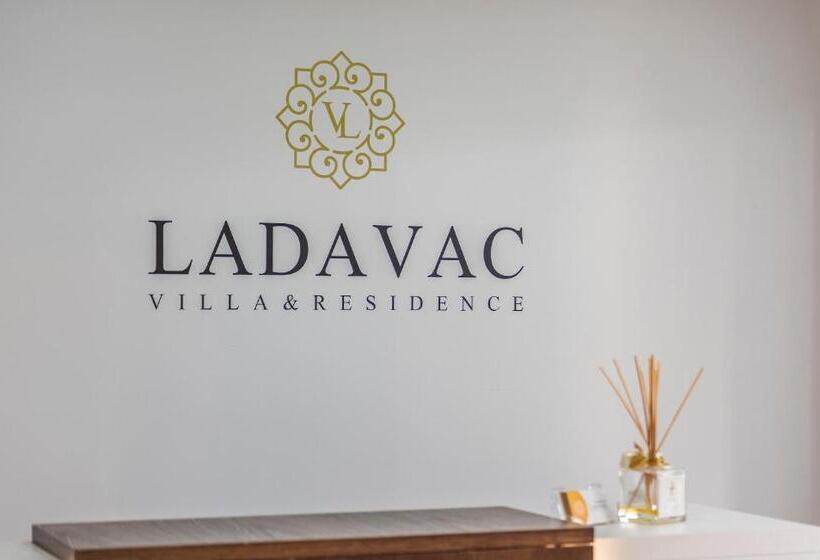 شقة غرفة واحدة مزودة بتراس, Villa Ladavac B&b