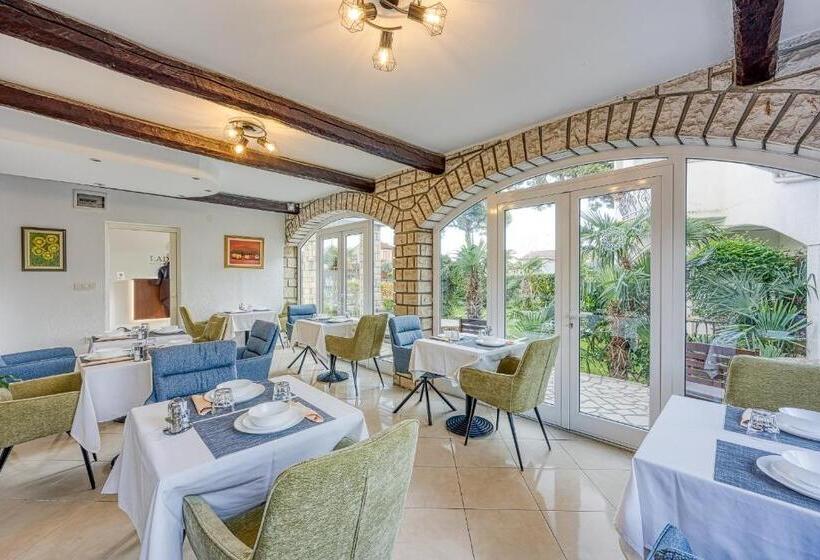 غرفة قياسية مزوَّدة بتراس, Villa Ladavac B&b