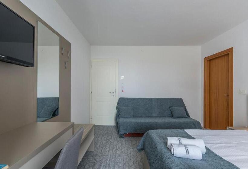 غرفة كمفورت مع بلكونة, Villa Ladavac B&b