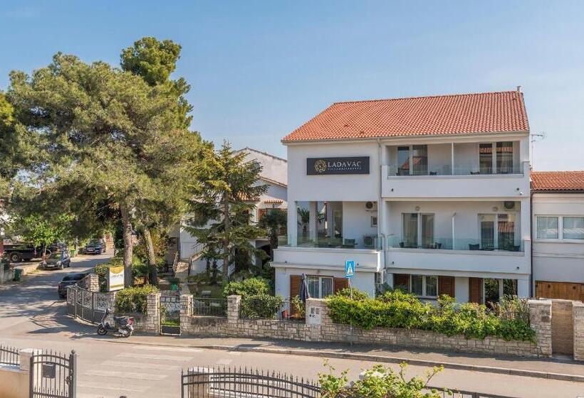 غرفة سوبيريور مزودة بشرفة, Villa Ladavac B&b