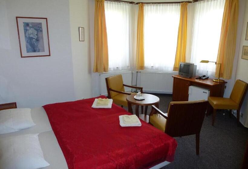 Номер Стандарт, Pension Josef