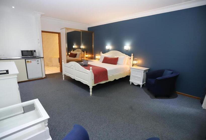 سوئیت با تخت بزرگ, Sleepy Hill Motor Inn