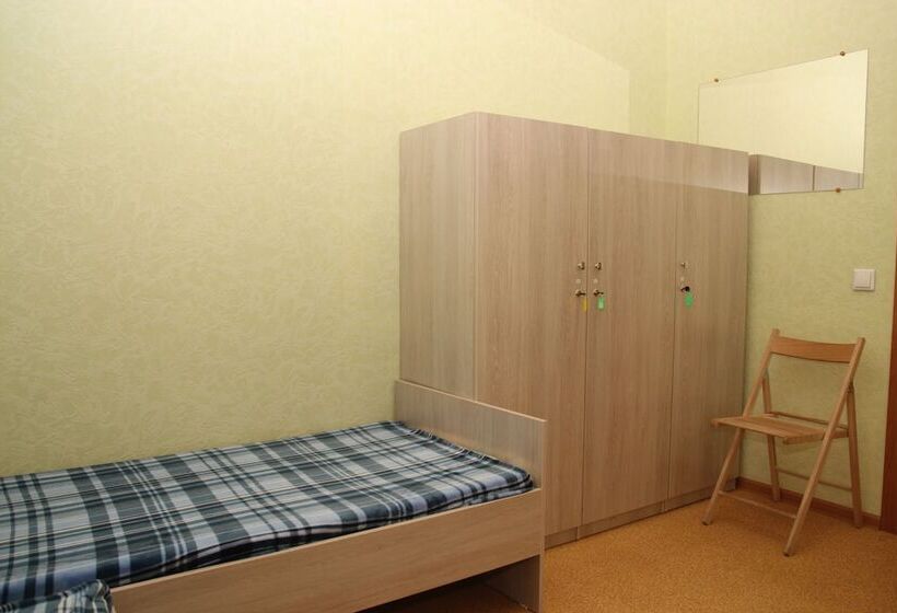 공동 객실, Adres Hostel