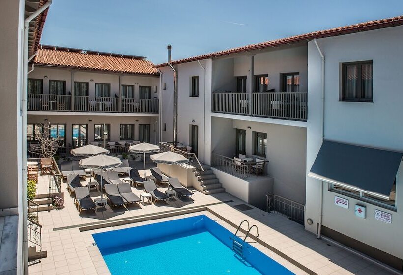 Студио Стандарт Вид на Бассейн, Kiwi Apartments