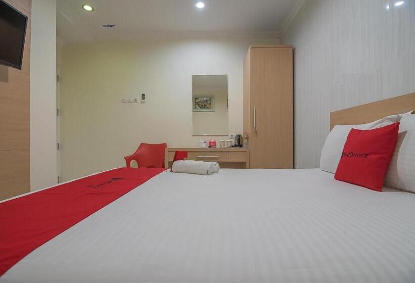 Номер Стандарт, Reddoorz Near Mt Haryono Semarang