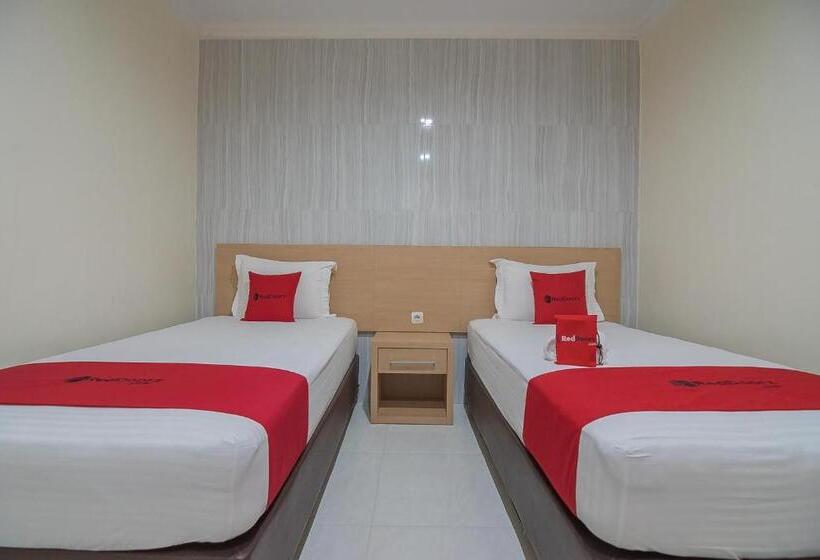 Номер Стандарт, Reddoorz Near Mt Haryono Semarang