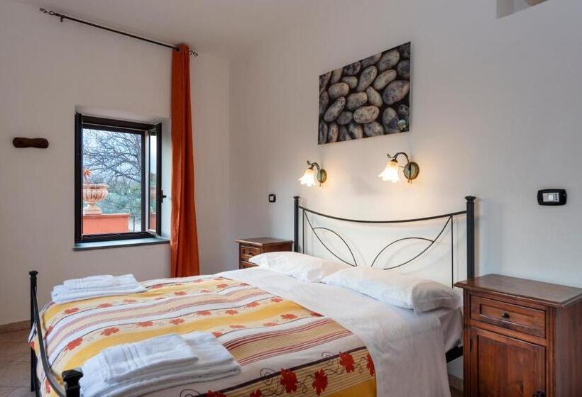 Quarto Estandar Vista Jardim, Agriturismo Dell'etna