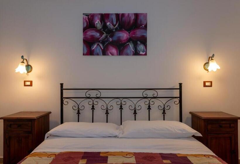 Quarto Estandar, Agriturismo Dell'etna