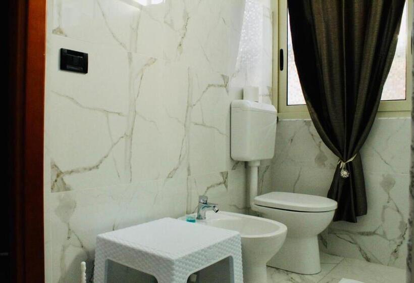 اتاق لوکس با بالکن, Beauty House