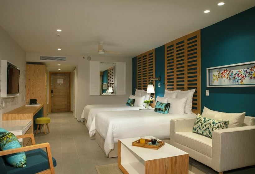 Club Junior Suite, Dreams Natura Resort & Spa  All Inclusive