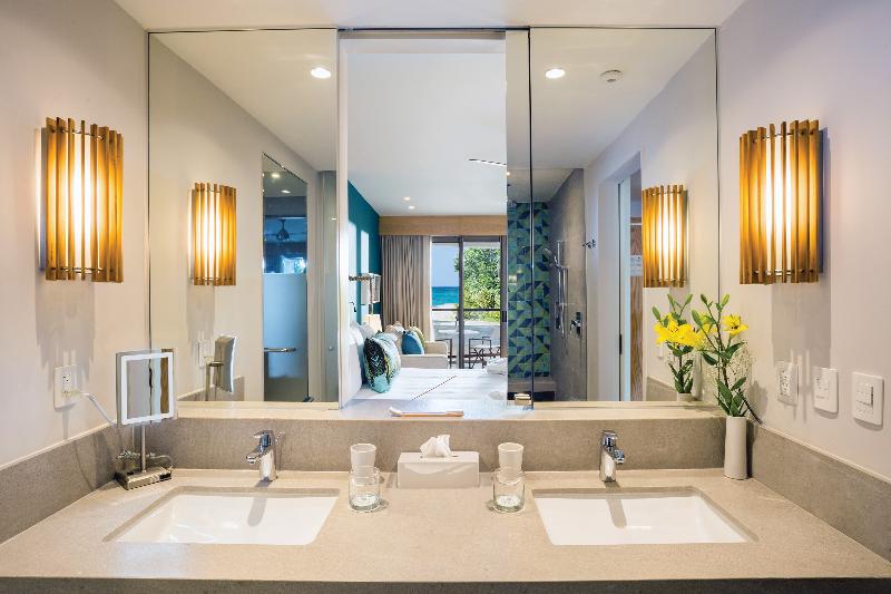 Junior Suite met Uitzicht op Zee aan de Zijkant, Dreams Natura Resort & Spa  All Inclusive