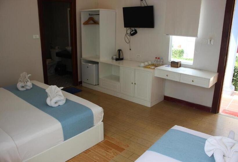 豪华家庭房间, Scarlet Sails Resort