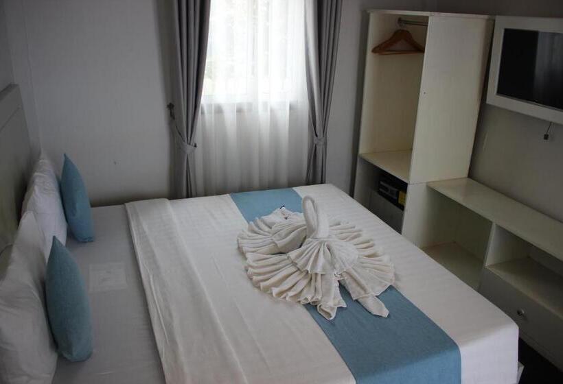 豪华洋房, Scarlet Sails Resort