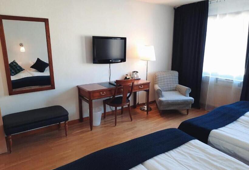 Családi Szoba, First Hotel Statt