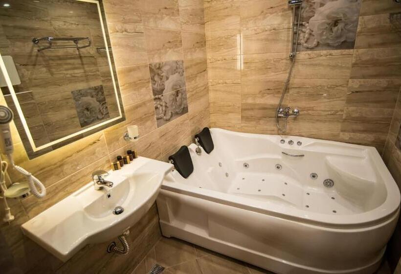 شقة غرفة واحدة مطلة على حمام السباحة, Spa Kompleks Raiski Kat