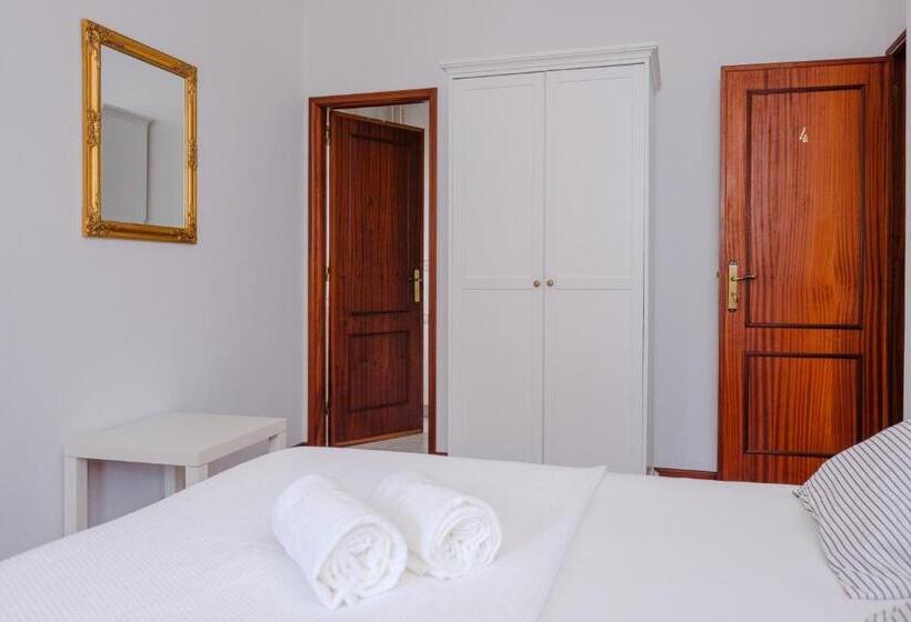 带阳台的豪华间, Classico Guesthouse