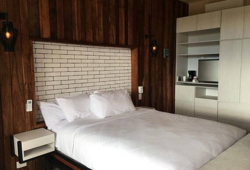 Quarto Basic Cama Casal, Polo 15