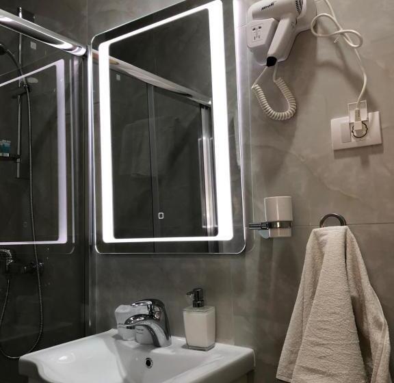 اتاق استاندارد یک نفره, B&b Passage