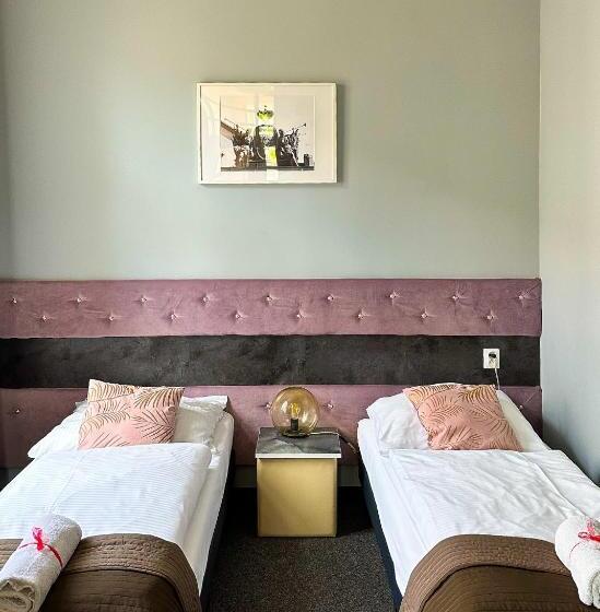 Apartamento Superior 1 Dormitório, Expolis Residence   City Center Mtp Targi   24h #betterthanyourex