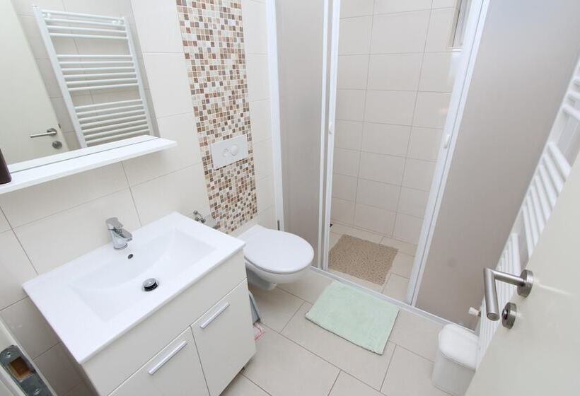 Апартаменты 1 Спальня, Rooms And Apartments Bella Vista