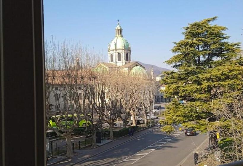 컴포트 트리플 룸, Gira Guest House