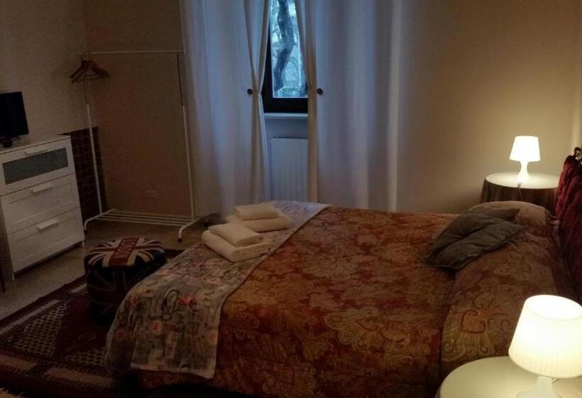 스탠다드 룸 공동 욕실, Gira Guest House