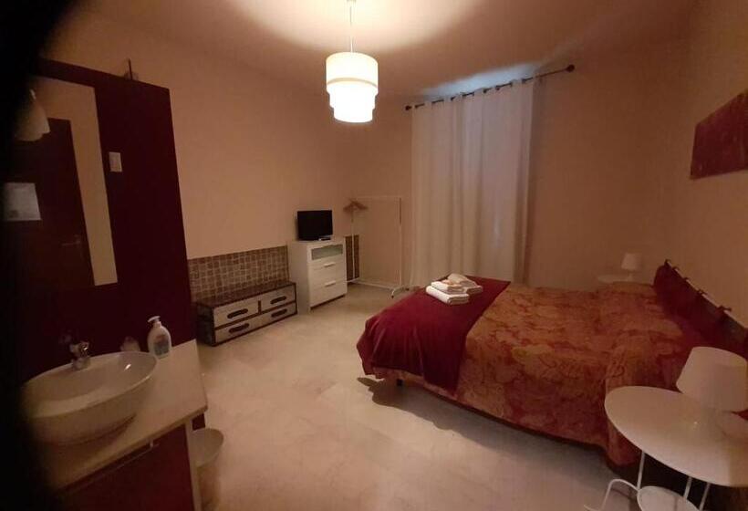 스탠다드 룸 공동 욕실, Gira Guest House