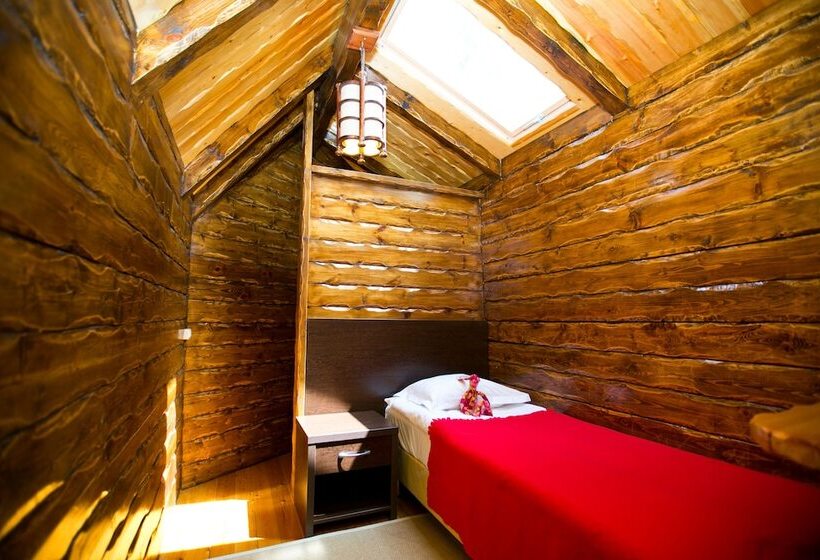 Семейный Номер, Cherepanovs' Guest House