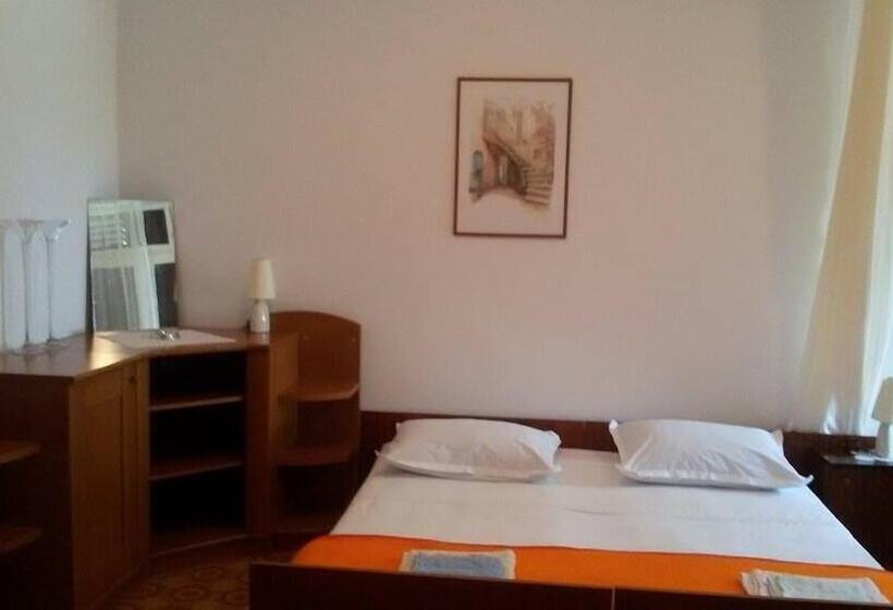 스탠다드 스튜디오, Guest House Hvar Jelsa