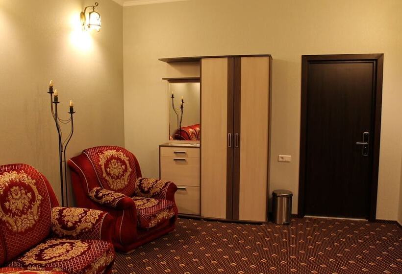 سوئیت با بالکن, Livadia