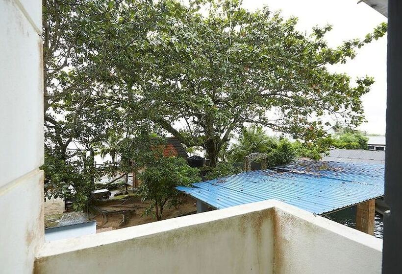 اتاق لوکس با تخت بزرگ, Mawar Villa