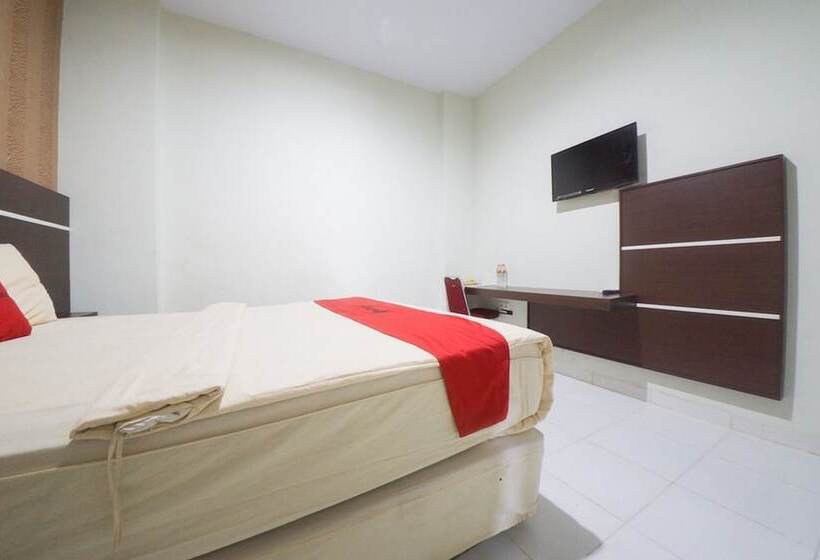 Номер Deluxe, Reddoorz Plus Near Mall Panakukang 2