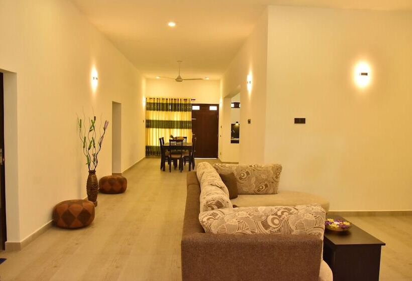 ویلا دلوکس 2 خوابه, Aurora Four Seasons Villa & Spa