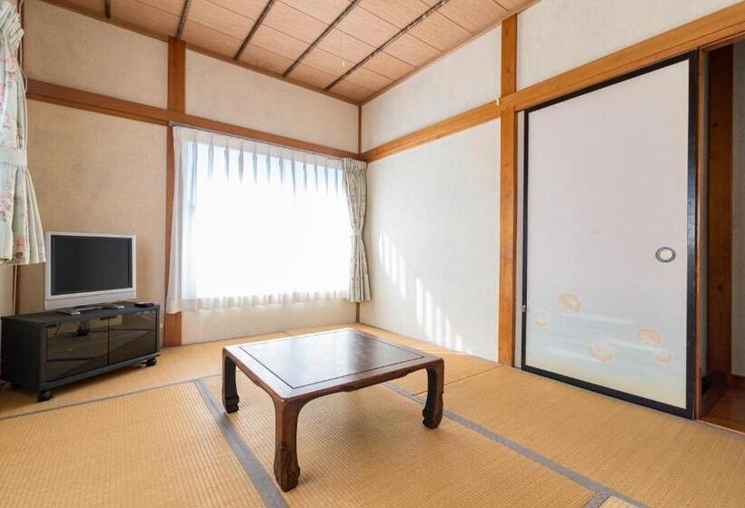 Economy Room Shared Bathroom, Chokiya