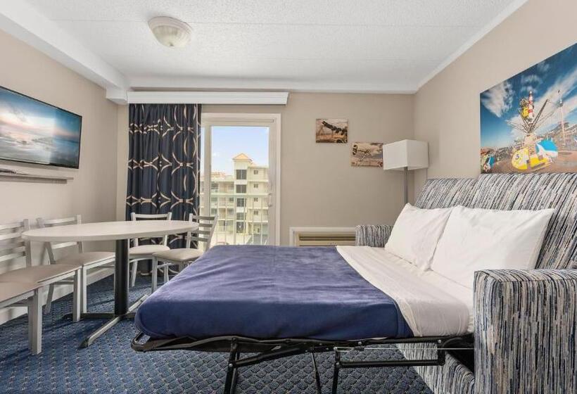2 Bedrooms Suite Sea View, Adventurer Oceanfront Inn