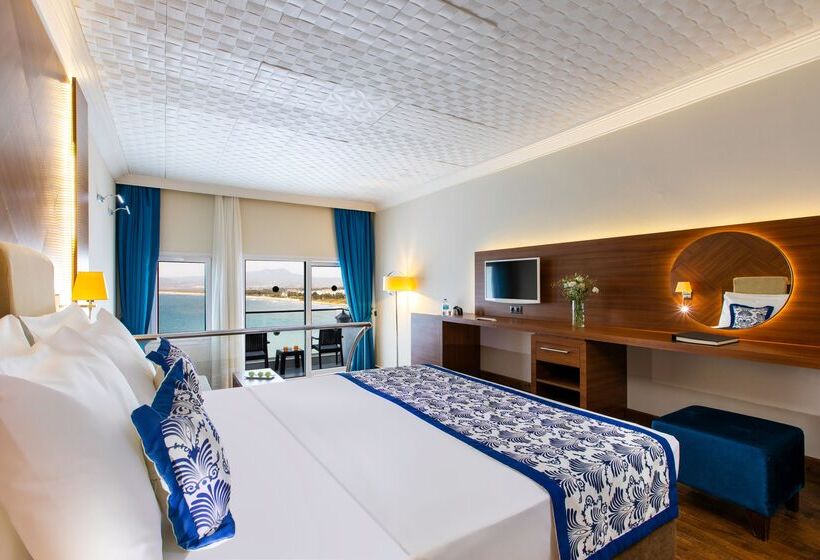 סוויטת ג'וניור נוף לים, Labranda Ephesus Princess - All Inclusive