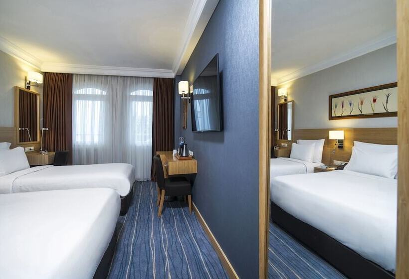 オーシャンビュースタンダードルームバルコニー付き, Radisson Hotel Istanbul Sultanahmet