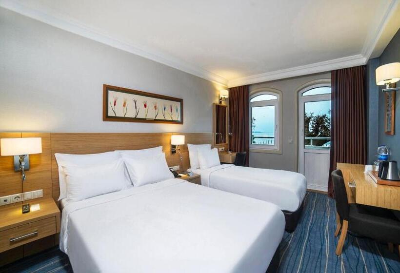 オーシャンビュースタンダードルームバルコニー付き, Radisson Hotel Istanbul Sultanahmet