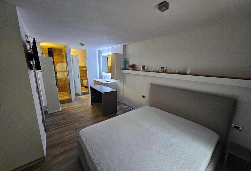 آپارتمان سوپریور 1 خوابه, B&b White Con Parcheggio Privato