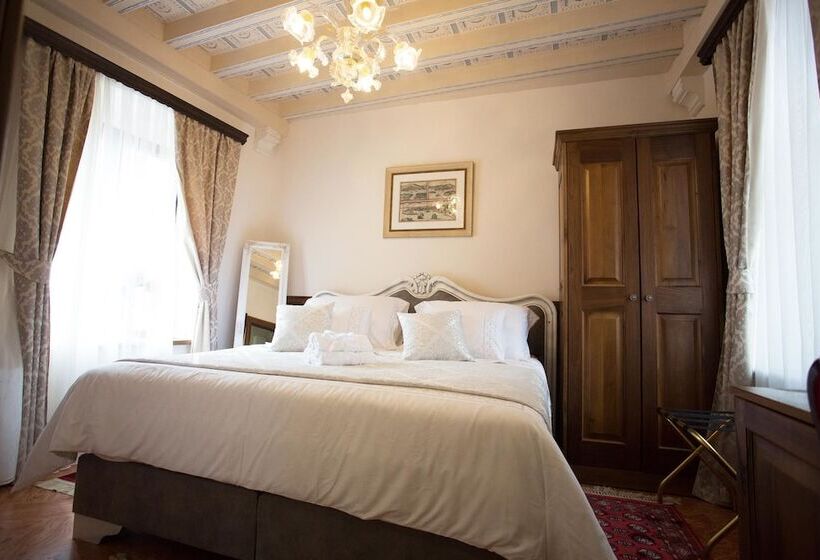 اتاق سوپریور, Heritage Hotel Cardo