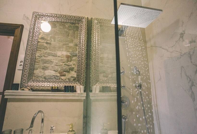 اتاق لوکس, Heritage Hotel Cardo